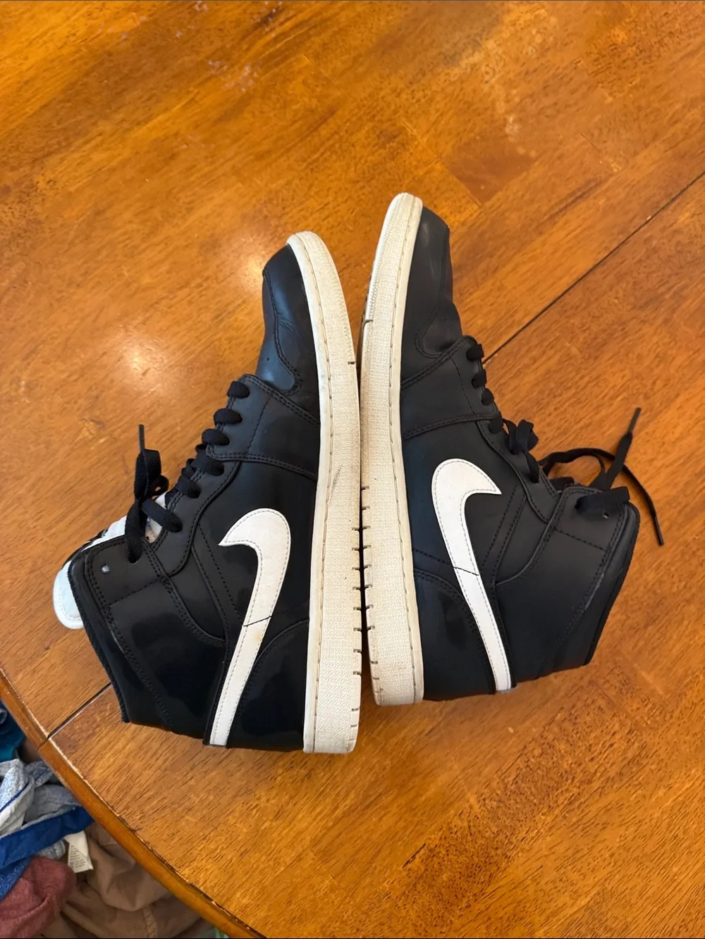 Nike Air Jordan 1 Men's Size US 11 Mid Black White 554724-038 Great Condition